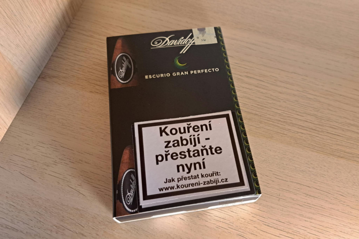 Davidoff Escurio Gran Perfecto z HUMIDORU