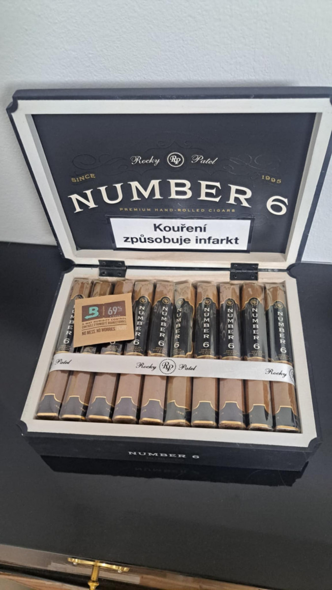 Rocky Patel Numero 6 Robusto
