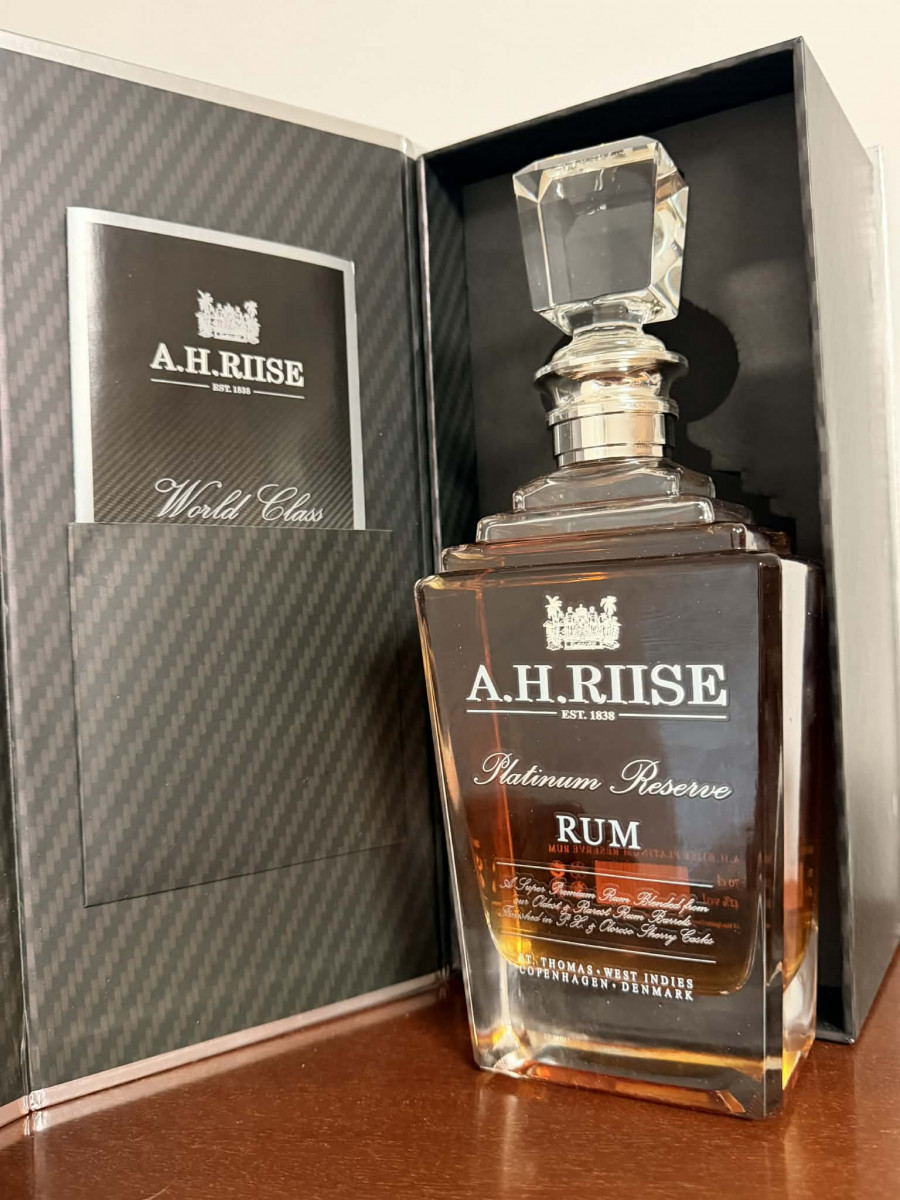 A.H.Riise Platinum Reserve 42% 0.7l